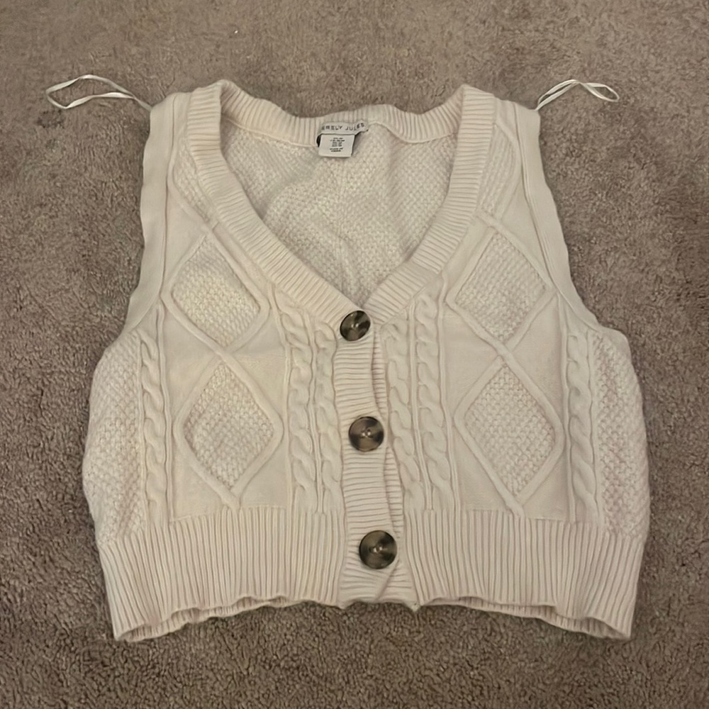 cropped sweater vest